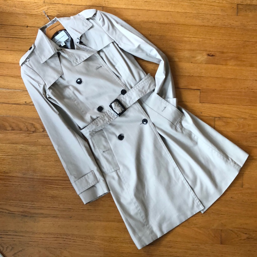 !!BRAND NEW!! Beautiful Trench Coat